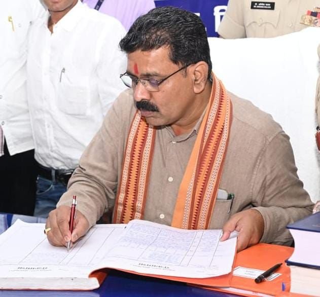 सर्वोच्च बलिदान करने वाले पुलिसकर्मियों के परिजनों के प्रति कृतज्ञता व्यक्त करने का एक सार्थक प्रयास- उपमुख्यमंत्री श्री विजय शर्मा* 1 IMG 20240707 WA0046