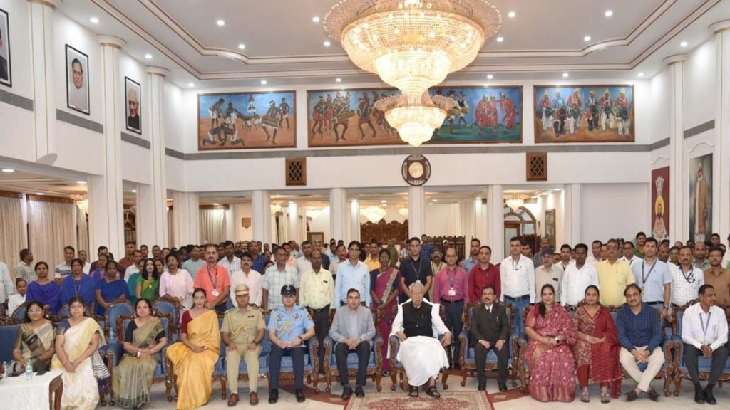 राज्यपाल विश्वभूषण हरिचंदन को दी गई भावभीनी विदाई, सीएम साय ने दी स्वस्थ जीवन की शुभकामनाएं 1 July 30 2 1024x576 XEa2uX