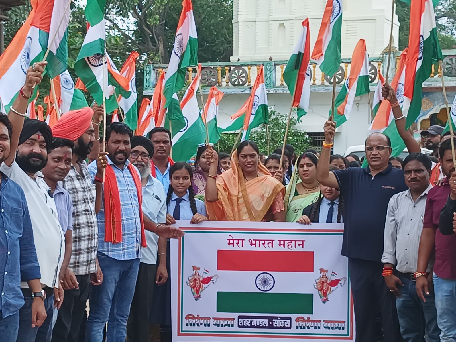 सांकरा में जगन्नाथ मंदिर प्रांगण से तिरंगा यात्रा का आगाज --------------------- सांकरा जोंक, 1 IMG 20250813 WA0012 scaled