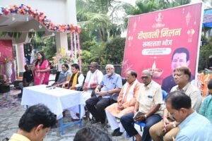 सामाजिक समरसता को मिला नया आयाम,विधायक डॉ. संपत अग्रवाल की पहल पर 'दीपावली मिलन समरसता भोज' का भव्य आयोजन* 3 IMG 20251023 WA0013