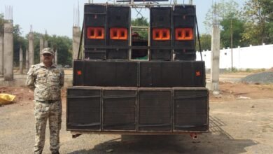 कबीरधाम पुलिस की सख्त कार्रवाई — देर रात तक तेज आवाज में डीजे बजाने वालों के खिलाफ इस साल की जिले की पहली बड़ी कार्यवाही।* 4 IMG 20251025 WA0010