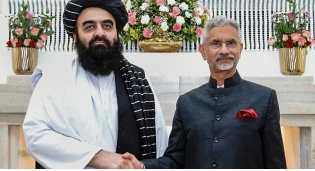 भारत दौरे पर आए अफगानिस्तान के विदेश मंत्री को भारत का तोहफा, जयशंकर ने सौंपीं 5 एंबुलेंस 1 Screenshot 20251012 114448