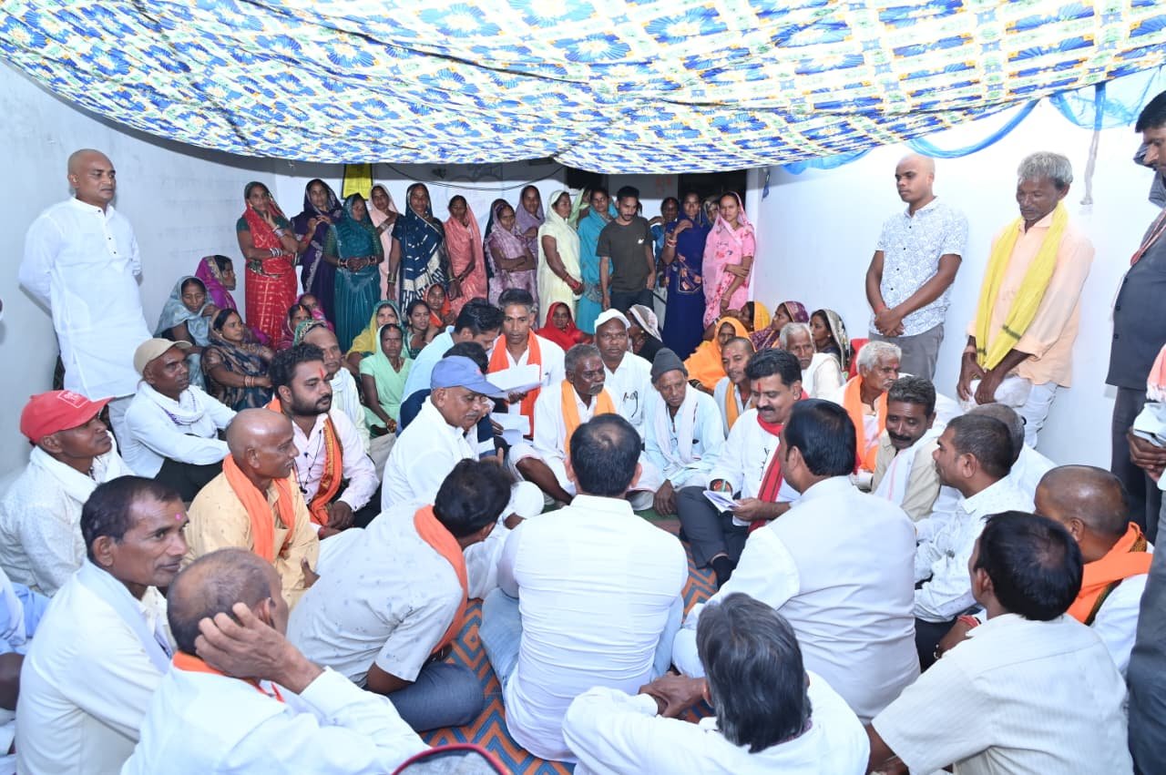 उपमुख्यमंत्री श्री विजय शर्मा चरडोंगरी, खड़ौदा खुर्द एवं रघ्घुपारा में आयोजित विभिन्न कार्यक्रमों में हुए शामिल 1 IMG 20251107 WA0028