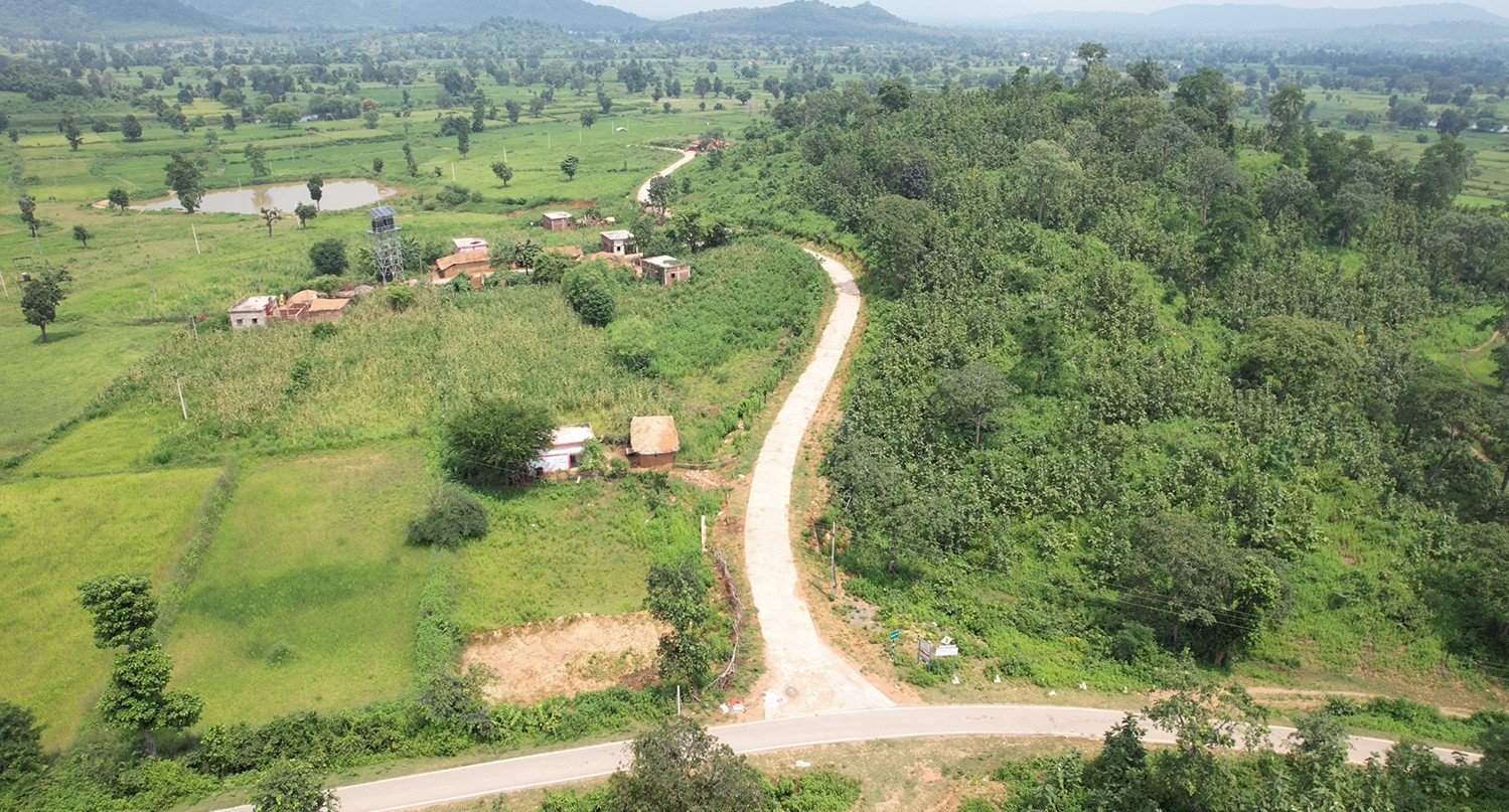 सरई गांव जुड़ा मुख्य मार्ग से, गांव तक पहुंची विकास की राह 1 IMG 20251109 WA0033