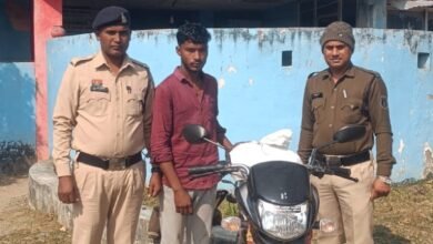 अवैध शराब बिक्री पर कबीरधाम पुलिस की प्रभावी कार्रवाई, आरोपी गिरफ्तार 2 IMG 20251121 WA0022