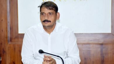 किसान तहसील कार्यालय में जाकर करवा सकते हैं साशोधन 3 IMG 20251121 WA0029