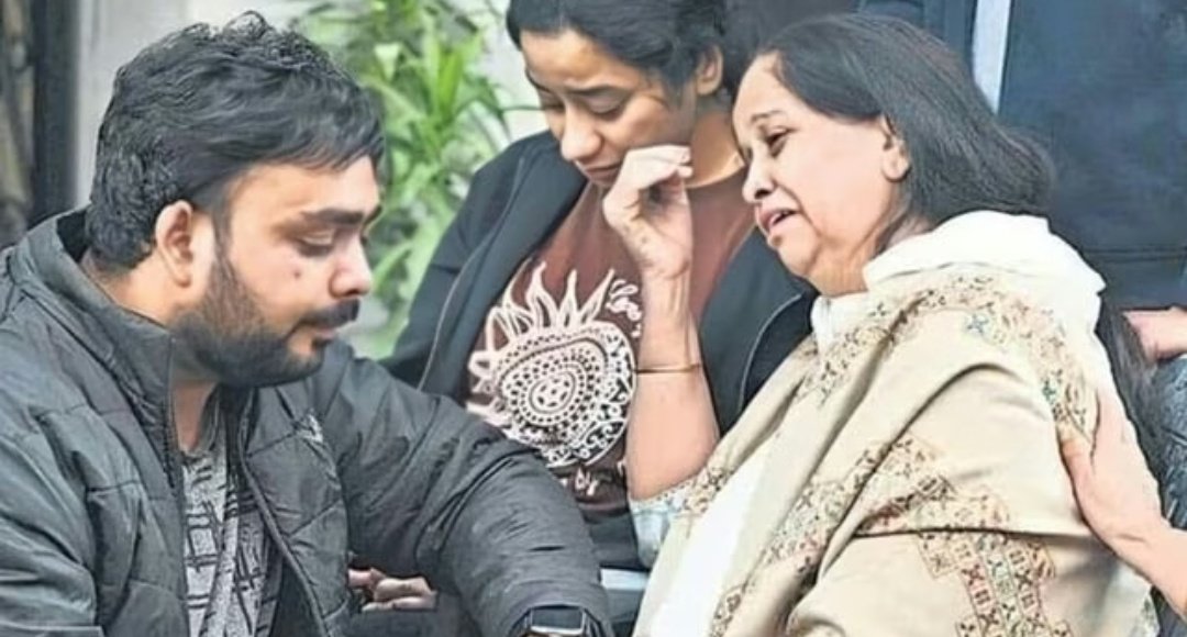 लाल किला ब्लास्ट में बेटे की मौत पर छलका पिता का दर्द, बोले-टूट गई बुढ़ापे की लाठी 1 Screenshot 20251112 081241