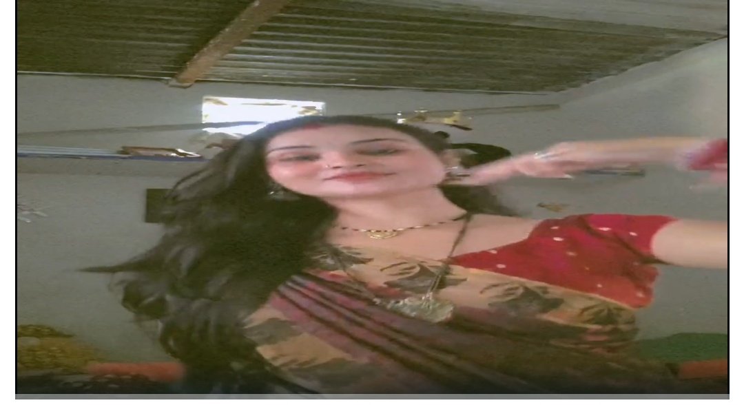 संस्कारी बहु घर लाई सास, अगली सुबह ठोंक लिया माथा, कमरे में रील बनाती दिखी दुल्हन! 1 Screenshot 20251216 081255