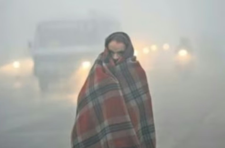 क्रिसमस तक पलटेगा मौसम, दो पश्चिमी विक्षोभ एक्टिव, क्या होगी बारिश? 40 जिलों में घना कोहरा 1 Screenshot 20251223 124747