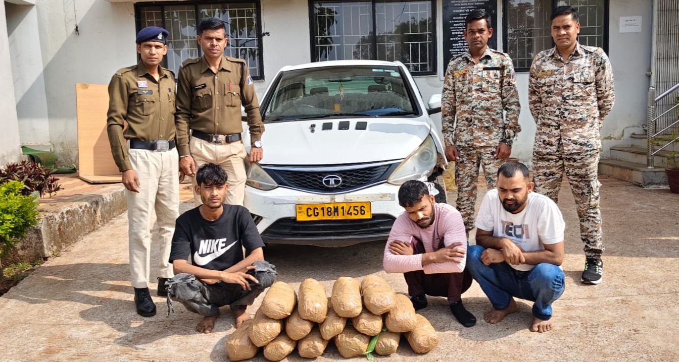 कबीरधाम पुलिस की बड़ी कार्रवाई, 15 किलो से अधिक गांजा के साथ तीन अंतरराज्यीय तस्कर गिरफ्तार 1 IMG 20260201 WA0015