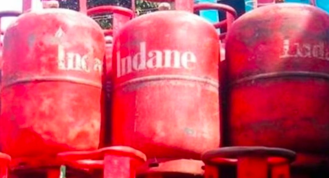 नहीं लग रहा गैस बुकिंग वाला फोन नंबर, तो वॉट्सऐप के जरिए ऐसे करें इंडेन सिलेंडर बुक 1 Screenshot 20260314 115555