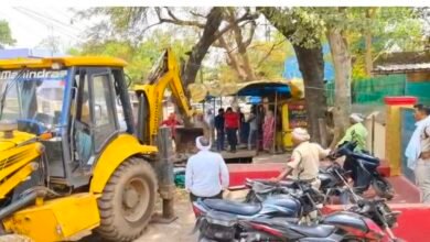 कवर्धा में अतिक्रमण पर प्रशासन का एक्शन, अंबेडकर चौक से समनापुर तक सड़क चौड़ीकरण शुरू 3 Screenshot 20260427 184501