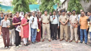 दुर्ग पुलिस ने ने खोज निकाले 41 लाख के 201 गुम मोबाइल बरामद, संबंधितो को किया जा रहा है वितरण 1 June 26 019 300x169 ZnshPd