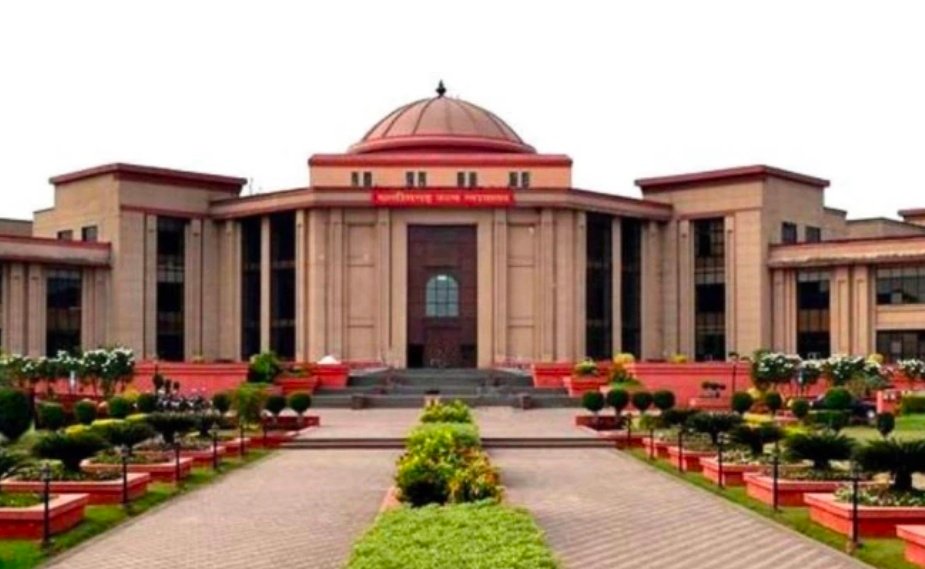 रिटायरमेंट से ठीक 24 घंटे पहले छत्तीसगढ़ हाई कोर्ट का बड़ा फैसला, शिक्षिका को प्रमोटेड पद पर जॉइनिंग देने का आदेश 1 Screenshot 20260630 082159