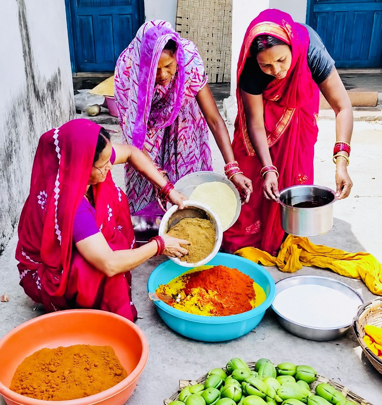 कभी घर तक सीमित थीं, आज अपने उत्पाद से कमा रही हैं सम्मान और आय 1 IMG 20260701 WA0028