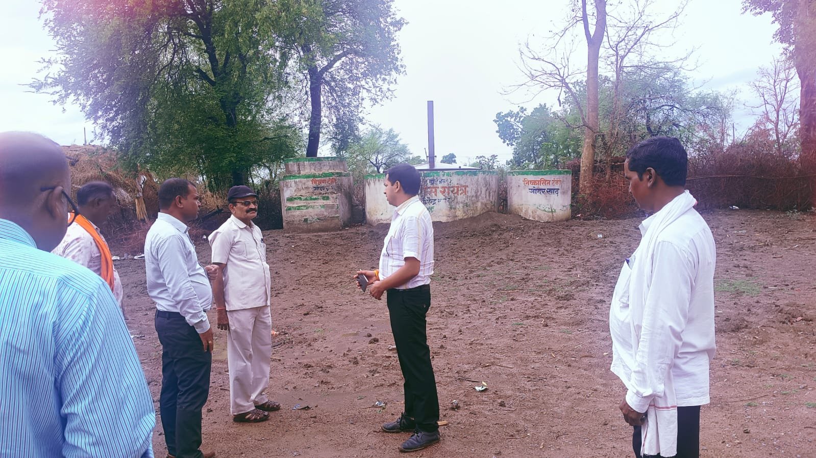 ठोस अपशिष्ट नियम 2026 की जमीनी हक़ीक़त देखने पहुंचे जिला पंचायत सीईओ 1 IMG 20260704 WA0030