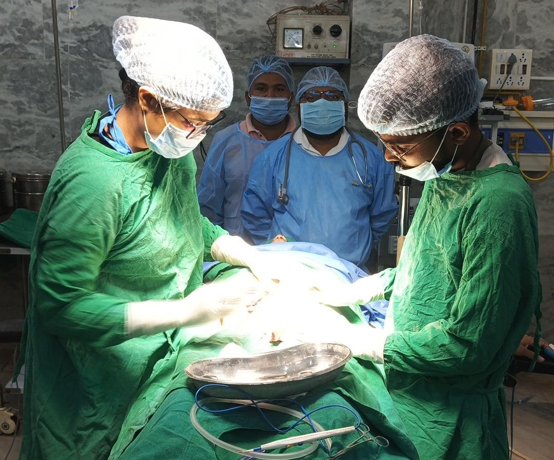 *15 साल बाद गूंजी किलकारी: जिला अस्पताल कबीरधाम में सफल ऑपरेशन से स्वस्थ नवजात का जन्म* 1 IMG 20260707 WA0020