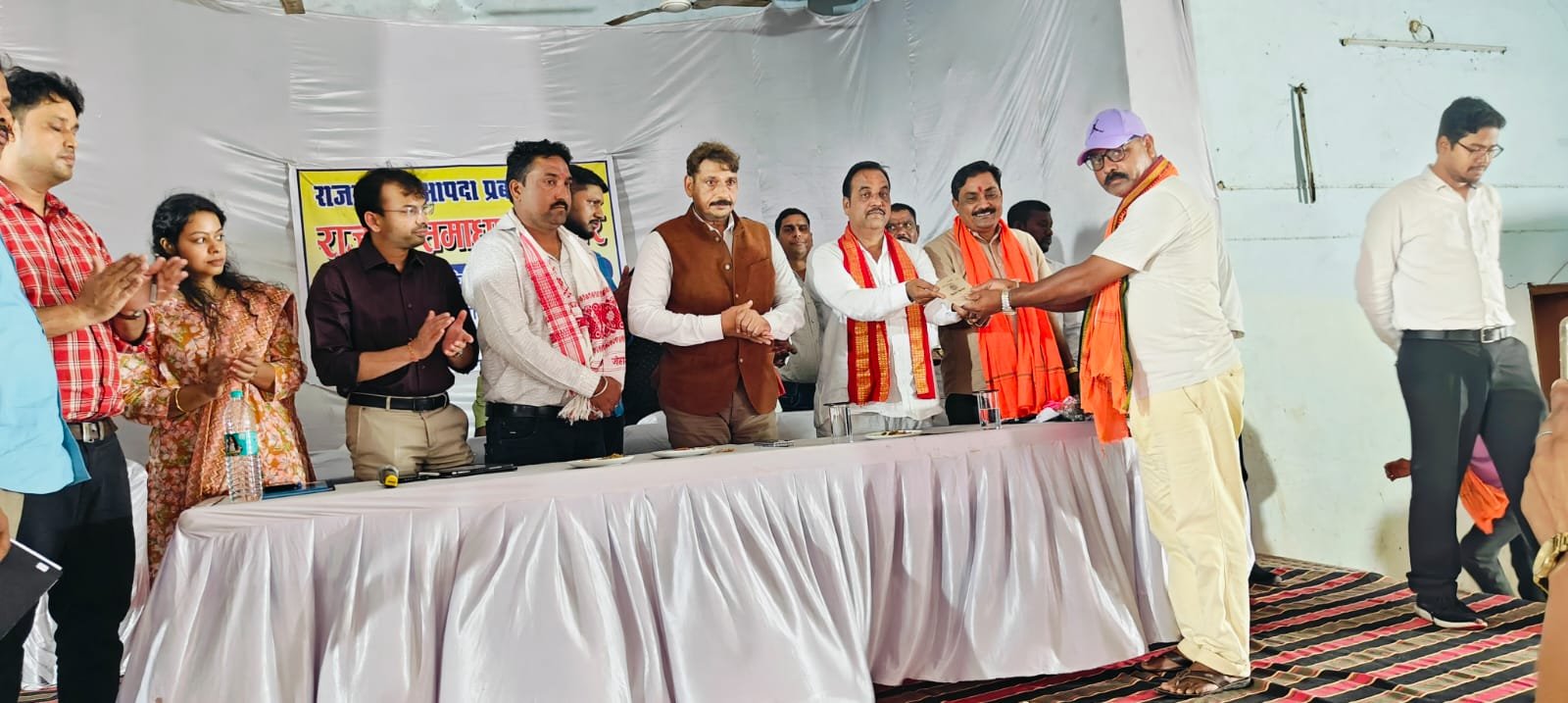 उप मुख्यमंत्री श्री विजय शर्मा की पहल पर सहसपुर लोहारा में लगा विशेष राजस्व शिविर 1 IMG 20260711 WA0013