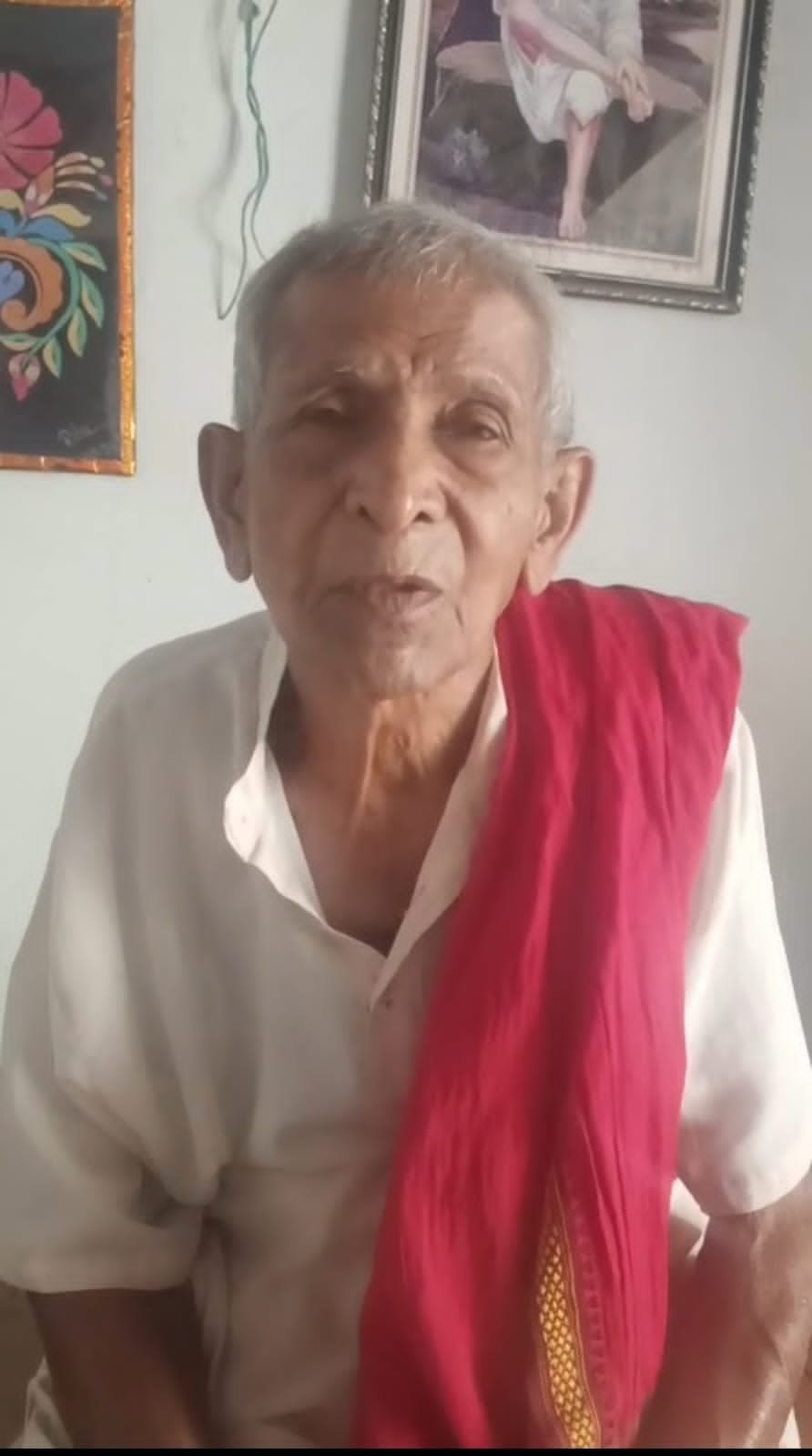 *85 की उम्र में भी स्वच्छता का जज्बा बरकरार: तिरिथ राम साहू बना रहे गांव को प्लास्टिक मुक्त 1 IMG 20260729 WA0027