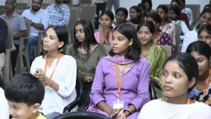 सीएम साय ने विद्यार्थियों से किया संवाद, कहा – सफलता केवल डॉक्टर-इंजीनियर बनने तक सीमित नहीं, हर क्षेत्र में हैं अवसर 1 Aug 26 169 300x169