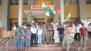 सीआरपीएफ के जवानों ने निकाली भव्य तिरंगा यात्रा, हजारों लोगों को किया राष्ट्रीय ध्वज वितरित 1 Aug 26 175 300x169 T3VttL
