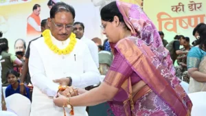 ‘स्नेह की डोर’ कार्यक्रम में राष्ट्ररक्षा का संकल्प और भाई-बहन के स्नेह का हुआ भावपूर्ण संगम 1 Aug 26 300 300x169 jeCGvE
