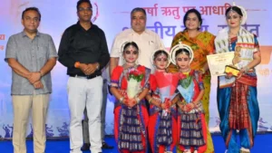 सुर, लय और नृत्य की मनमोहक प्रस्तुतियों के बीच ‘पावस प्रसंग’ का समापन, मुक्ताकाशी पर उमड़े दर्शक 1 Aug 26 314 300x169 c5gh4H