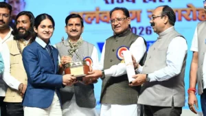 राष्ट्रीय खेल दिवस पर मुख्यमंत्री साय ने 126 खिलाड़ियों एवं प्रशिक्षकों को दिया राज्य खेल अलंकरण 1 Aug 26 354 300x169 rZcsHs