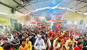 अब धमाकों की नहीं, रेडियो की गूंज : दूरस्थ वनांचल छिंदनार के लोगों ने सुनी प्रधानमंत्री के ‘मन की बात’ 1 Aug 26 369 300x174 wmcnZg
