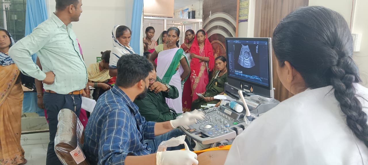 वनांचल की गर्भवती माताओं के लिए स्वास्थ्य सुविधा की नई पहल, तरेगांव में 97 महिलाओं की सोनोग्राफी जांच* 1 IMG 20260809 WA0035