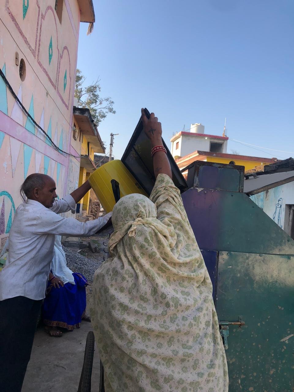 घर-घर जाकर स्वच्छता के लिए लोगों को कर रहे जागरूक स्वछाग्रही- सीईओ श्री अभिषेक अग्रवाल 1 IMG 20260810 WA0021