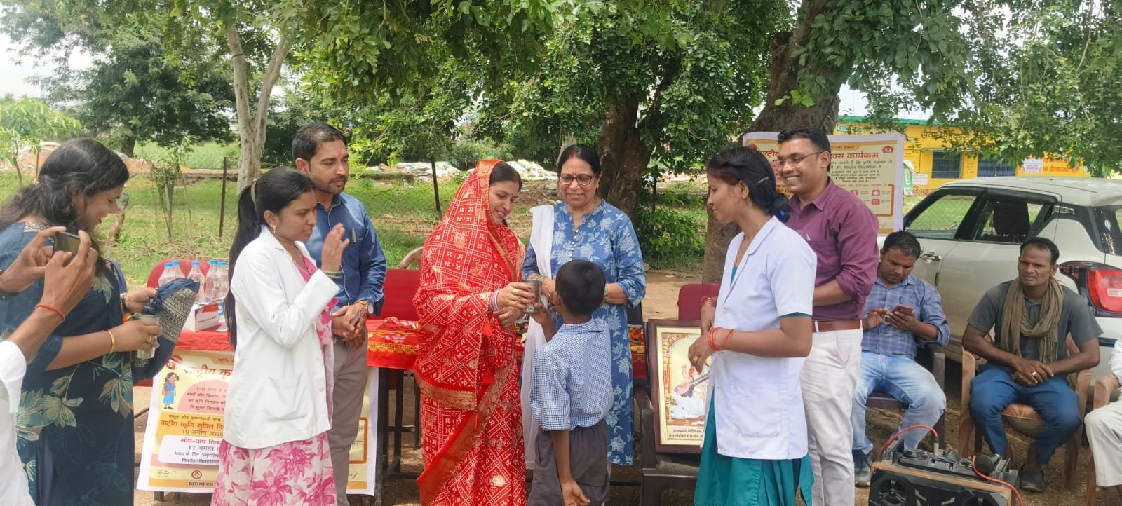 कृमि मुक्ति दिवस पर सभी स्कूलों व आंगनबाड़ी केन्द्रों पर बच्चों व किशोरों को दी गई एल्बेंडाजोल की दवा 1 IMG 20260810 WA0024