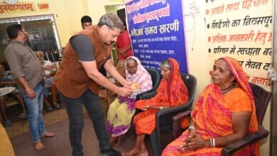 निवर्तमान कलेक्टर श्री गोपाल वर्मा ने वृद्धाश्रम पहुंचकर बुजुर्गों से की आत्मीय मुलाकात, भगवान बूढ़ामहादेव मंदिर में की पूजा-अर्चना 4 IMG 20260820 WA0013