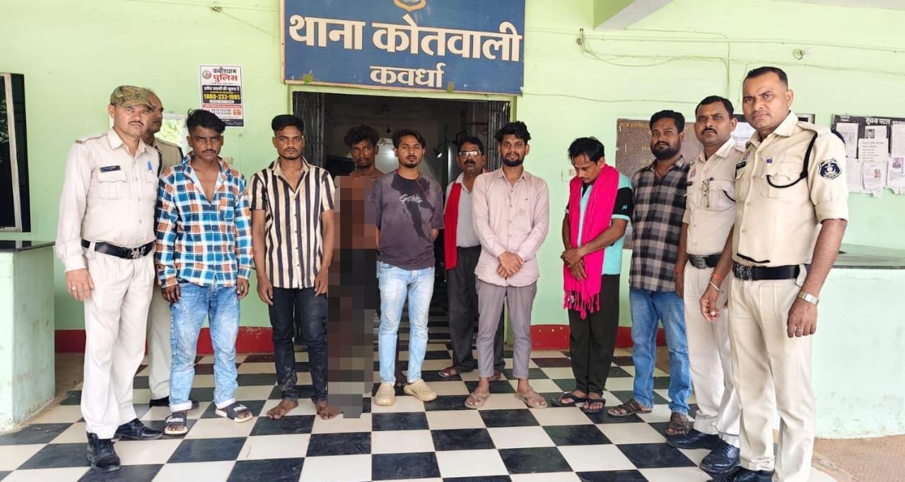 रक्षाबंधन एवं आगामी त्योहारों के मद्देनजर कबीरधाम पुलिस की कार्रवाई, 10 स्थायी वारंटियों सहित 13 आरोपियों पर कार्रवाई* 1 IMG 20260828 WA0010