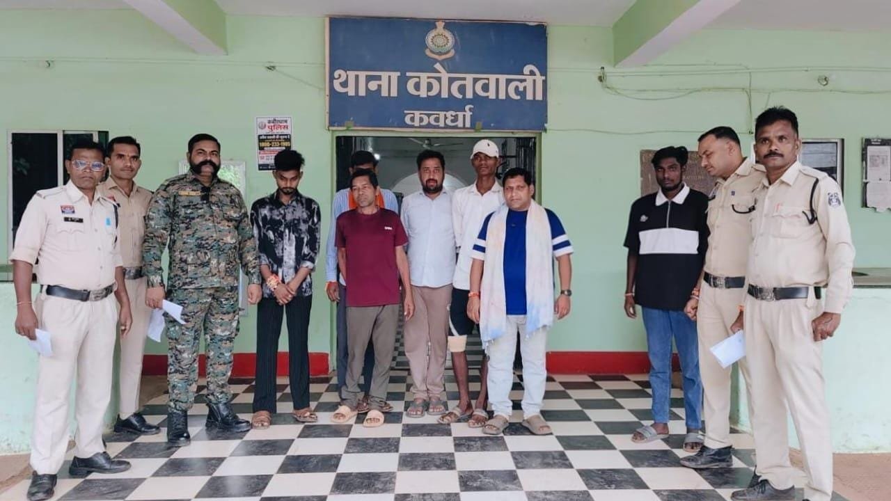सिटी कोतवाली पुलिस की कार्रवाई 08 गिरफ्तारी वारंटी गिरफ्तार कर माननीय न्यायालय के समक्ष किया गया पेश, 06 आदतन बदमाशों पर किया गया प्रतिबंधात्मक कार्रवाई 1 IMG 20260829 WA0015