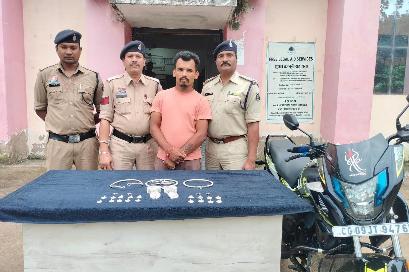 चोरी के दो मामलों का कुकदूर पुलिस ने किया खुलासा। 1 IMG 20260830 WA0007