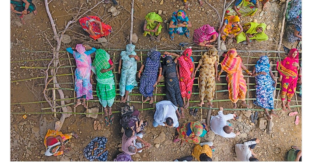 लग रहा है गुलाम देश में रह रहे हैं”: केन-बेतवा से प्रभावित आदिवासी और किसानों का जबरन विस्थापन, अधूरा पुनर्वास और टूटे घर, यह है देश के पहले रिवर लिंक प्रोजेक्ट की हकीकत 1 Screenshot 20260804 115010