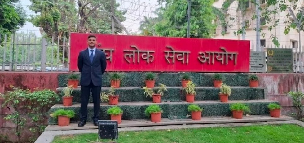 नेवी में पहले हो चुका था चयन, अब UPSC CAPF में कमाल; अभयनाथ दुबे ने हासिल की देशभर में 347वीं रैंक 1 Screenshot 20260809 131626
