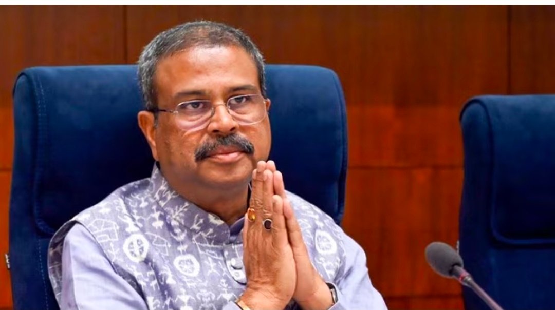 कॉकरोच प्रोटेस्ट के बाद इस्तीफा देने वाले धर्मेंद्र प्रधान ने तोड़ी चुप्पी, बोले-10 साल में 20 करोड़ बच्चे.. 1 Screenshot 20260809 131842