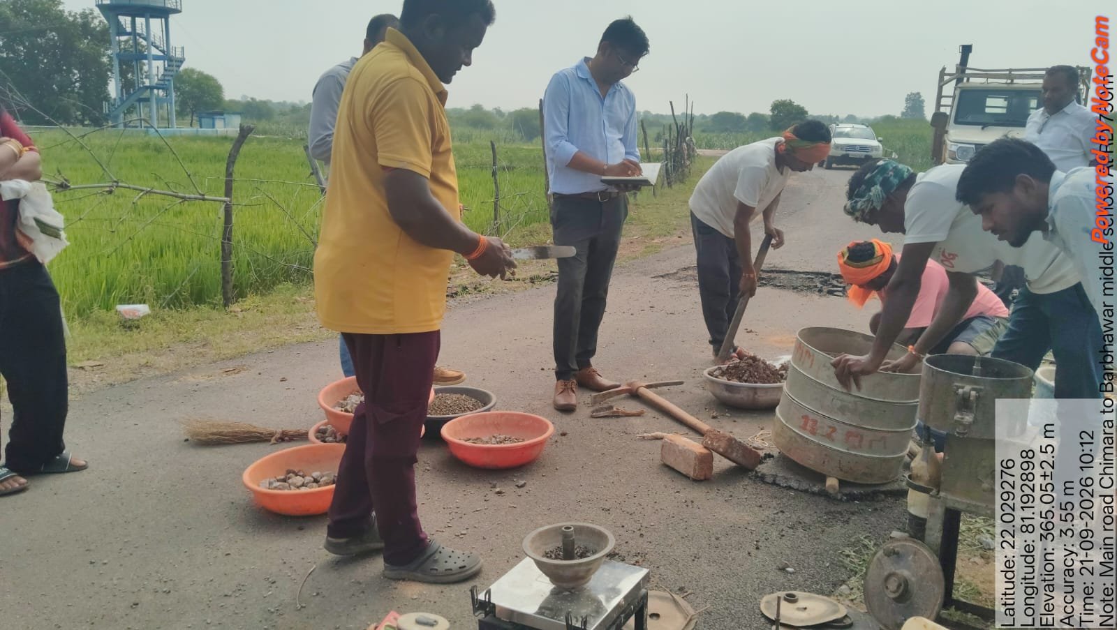 प्रधानमंत्री ग्राम सड़क योजना के तहत चिमरा-बरभांवर मार्ग निर्माण का किया गया निरीक्षण* 1 IMG 20260923 WA0023