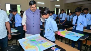 बच्चों ने रंगों में उकेरी विकसित भारत की तस्वीर, शिक्षा मंत्री गजेन्द्र यादव ने बढ़ाया उत्साह 1 Sep 26 198 300x169 e4Daa2