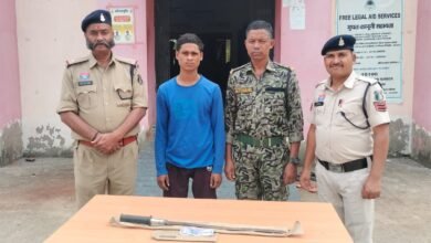 पोलमी घाट में चाकू दिखाकर रास्ता रोकने, मारपीट एवं लूटपाट करने के मामले में कुकदूर पुलिस की कार्यवाही।* 3 IMG 20261016 WA0021