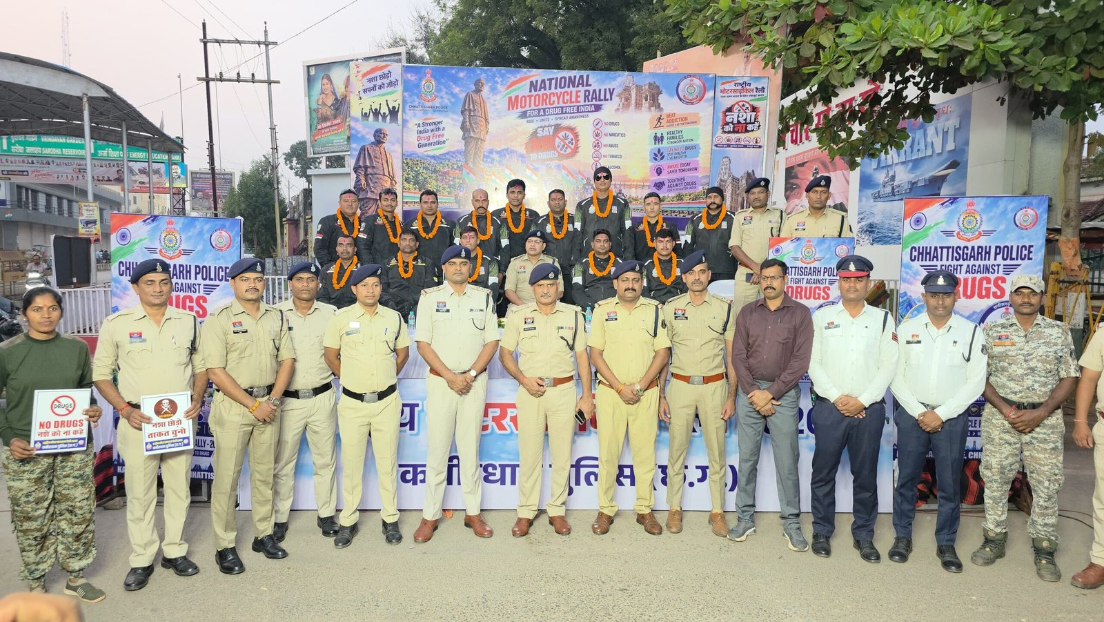 राष्ट्रीय एकता दिवस पर ‘FIGHT AGAINST DRUGS’ थीम के तहत ओडिशा से निकली राष्ट्रीय मोटरसाइकिल रैली का कबीरधाम में भव्य स्वागत।* 1 IMG 20261018 WA0036 scaled