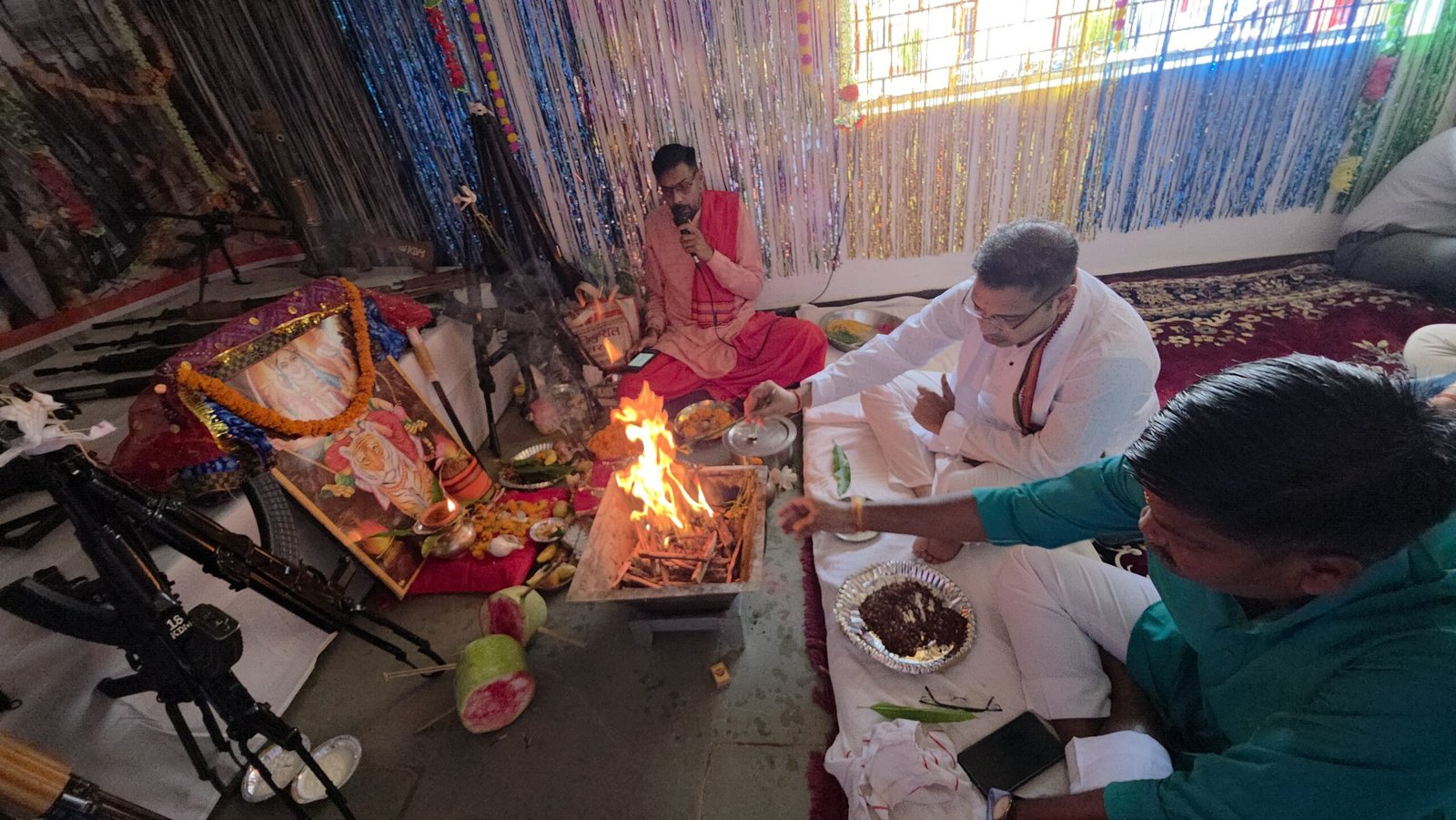 विजयदशमी पर न्यू पुलिस लाइन कबीरधाम में पुलिस अधीक्षक श्री जितेन्द्र कुमार यादव ने किया विधि-विधान से शस्त्र पूजन।* 1 IMG 20261020 WA0014 scaled
