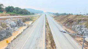 रायपुर-धनबाद इकोनॉमिक कॉरिडोर : बदलेगी जशपुर की तस्वीर, 6 घंटे में सिमट जाएगा रायपुर का सफर 1 Oct 26 361 300x169 cieZun